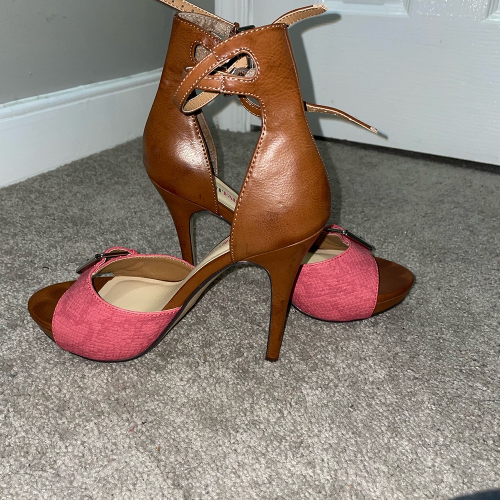 Heels - Picture 4 of 5